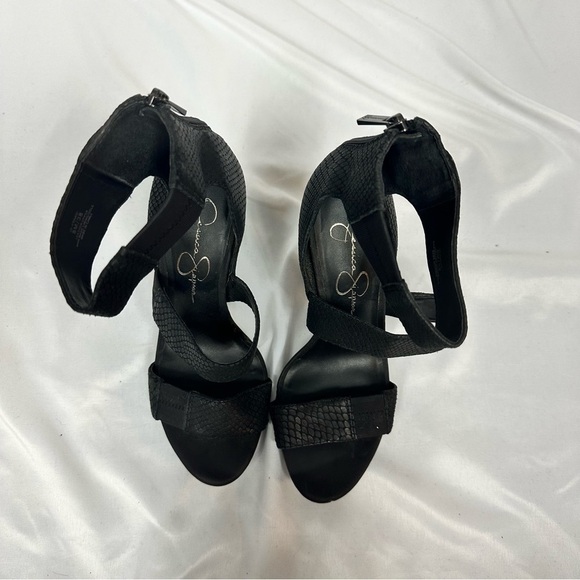 JESSICA Simpson Faux Snake Print Black Heels in Size 38/8M - Picture 2 of 6